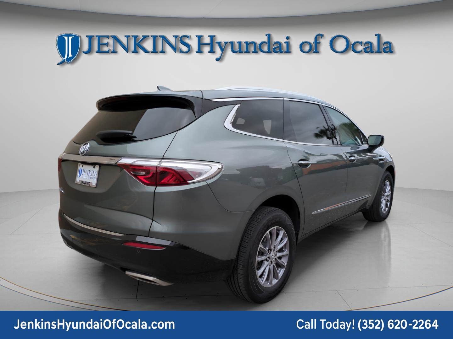 Used 2024 Buick Enclave Essence w/ Technology Package image 3