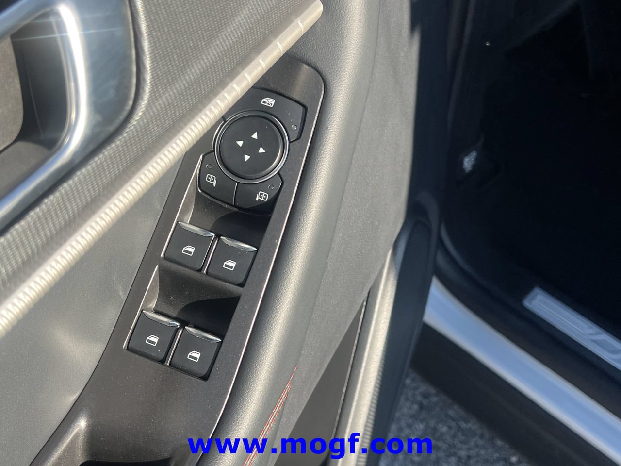 Certified 2026 Ford Explorer ST-Line AWD/4WD image 17
