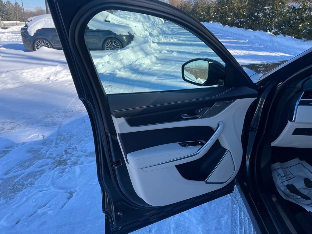 New 2026 Jaguar F-PACE R-Dynamic S image 10