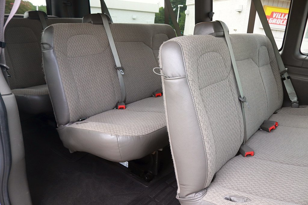 Used 2025 Chevrolet Express 3500 LT w/ LT Preferred Equipment Group RWD image 10