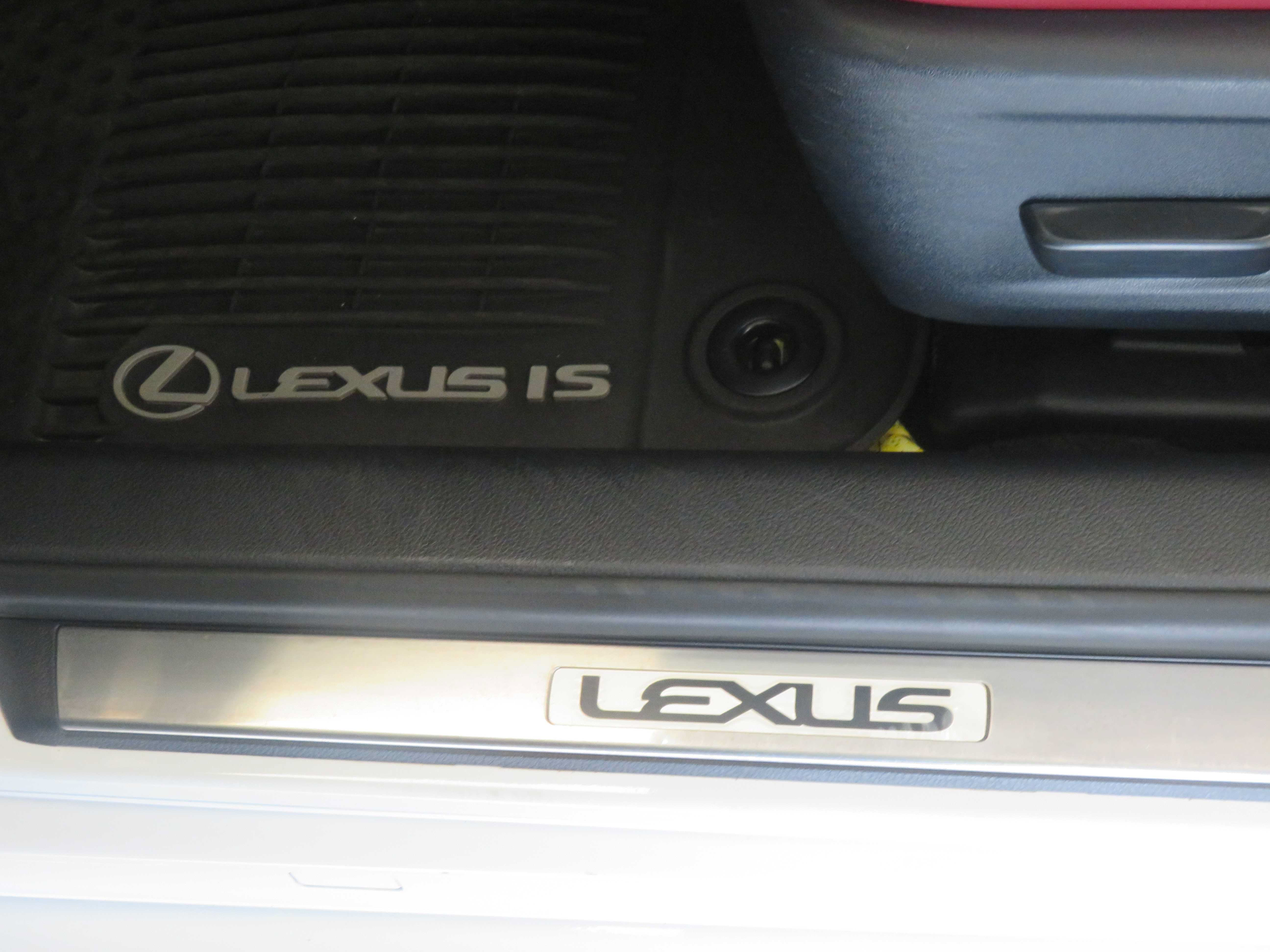 Used 2020 Lexus IS 300 F Sport w/ F Sport Package RWD image 17