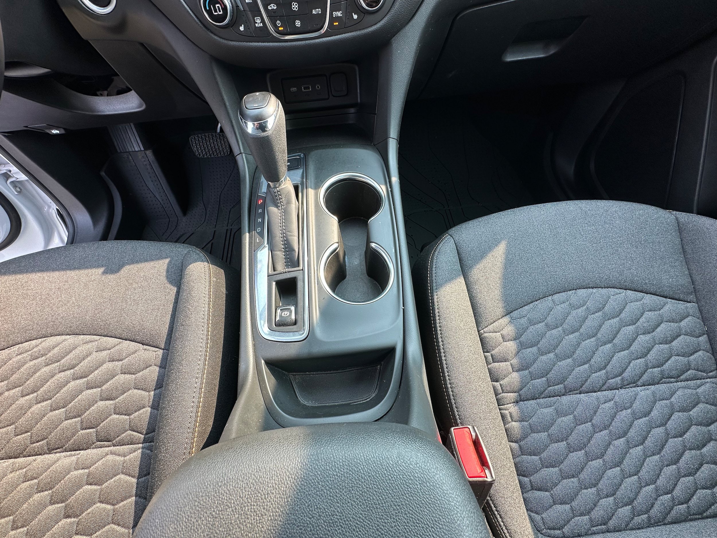 Used 2021 Chevrolet Equinox LT AWD/4WD image 26