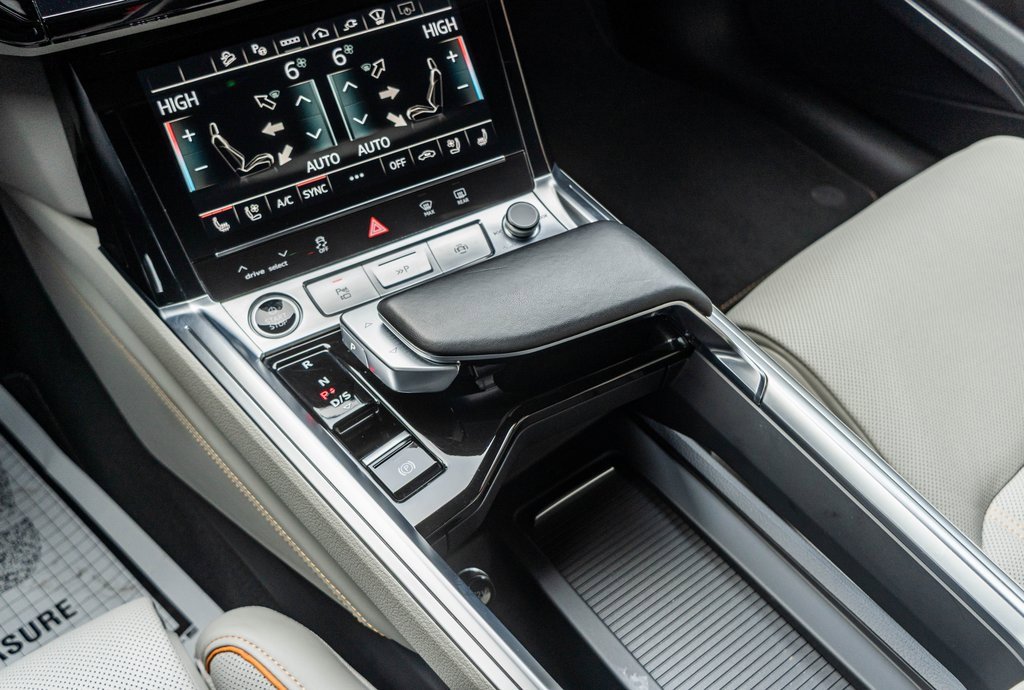 Used 2024 Audi Q8 e-tron Prestige image 25