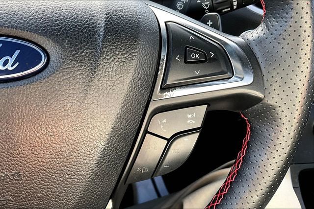 Used 2022 Ford Edge ST-Line w/ Class II Trailer Tow Package image 12