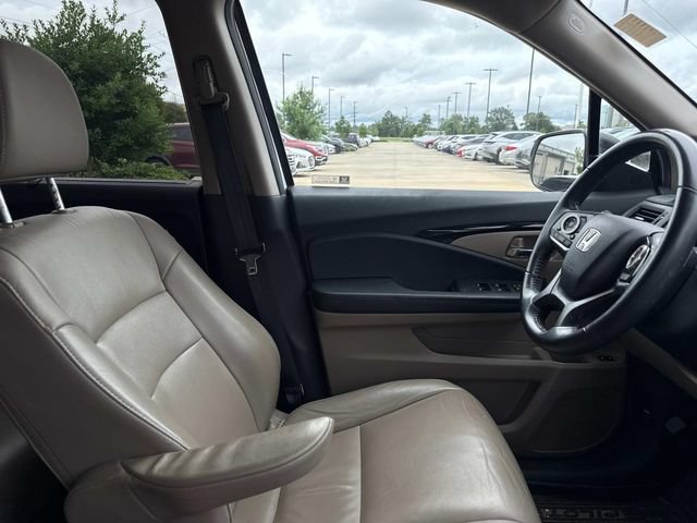 Used 2022 Honda Pilot Touring image 13