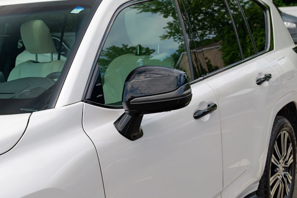 Used 2024 Lexus LX 600 4WD w/ Appearance Package image 11