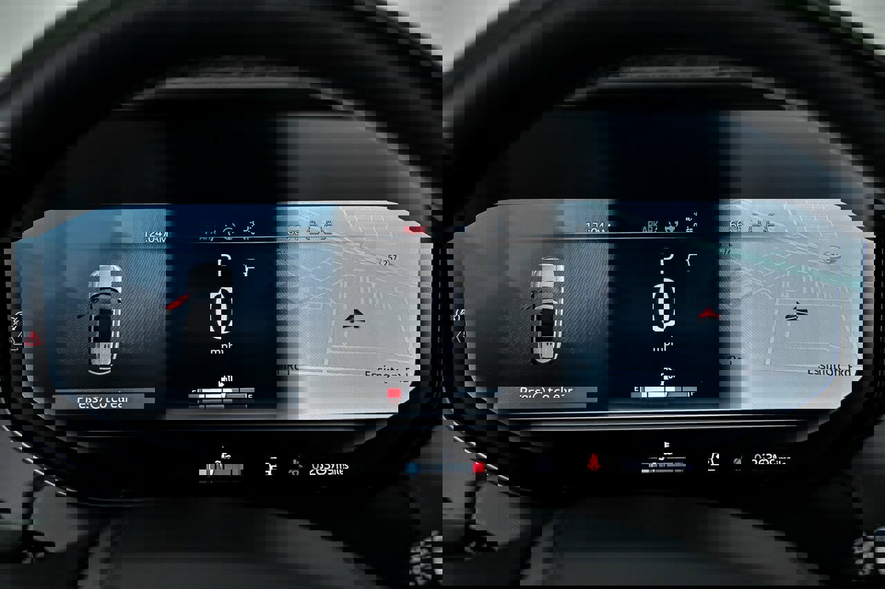 Used 2023 Land Rover Range Rover SV image 28