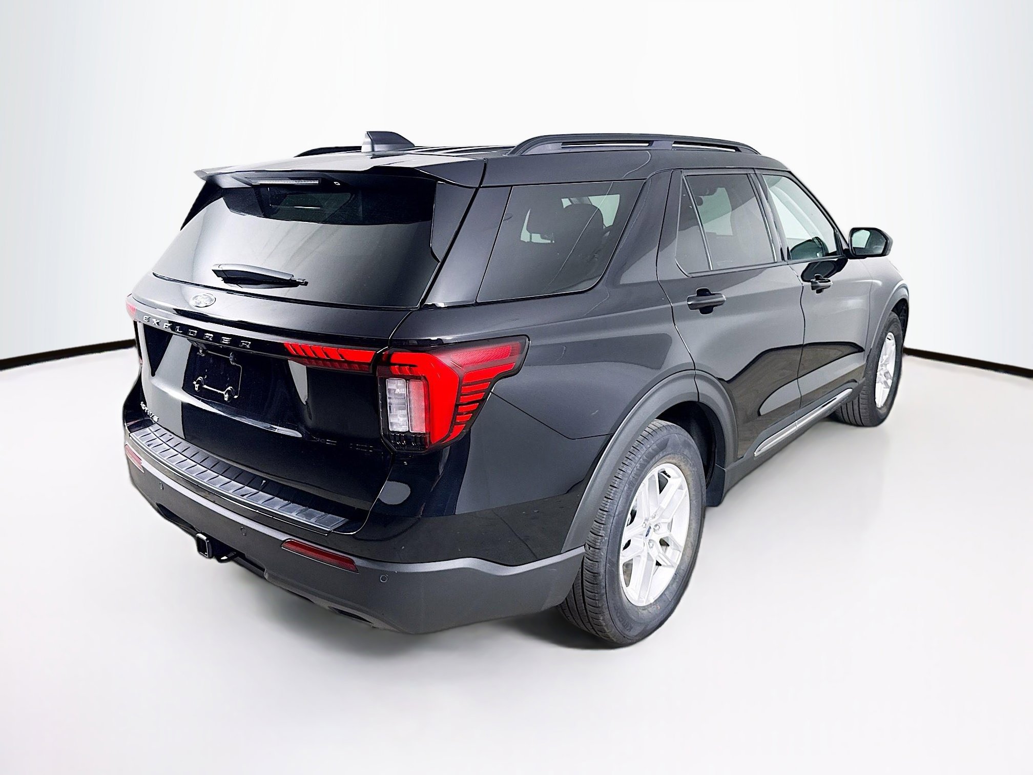 Used 2025 Ford Explorer Active image 32