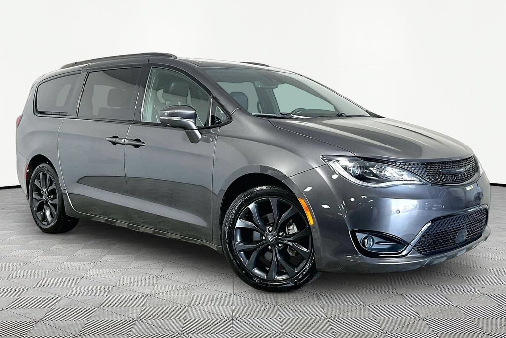 Used 2020 Chrysler Pacifica Limited w/ Advanced Safetytec Group