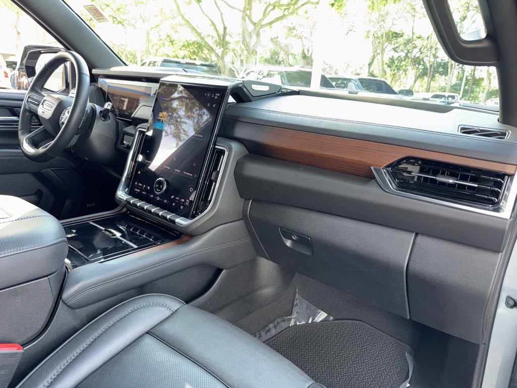 Used 2025 GMC Yukon Denali AWD/4WD image 20