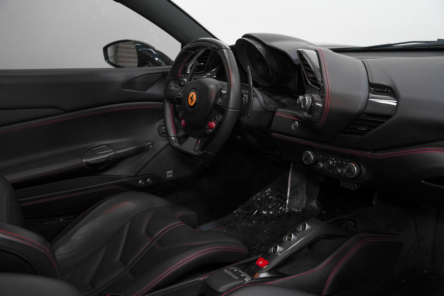 Used 2017 Ferrari 488 GTB RWD image 30