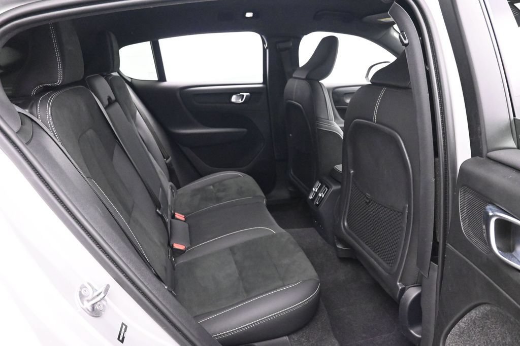 Used 2023 Volvo C40 P8 Recharge Ultimate AWD/4WD image 21