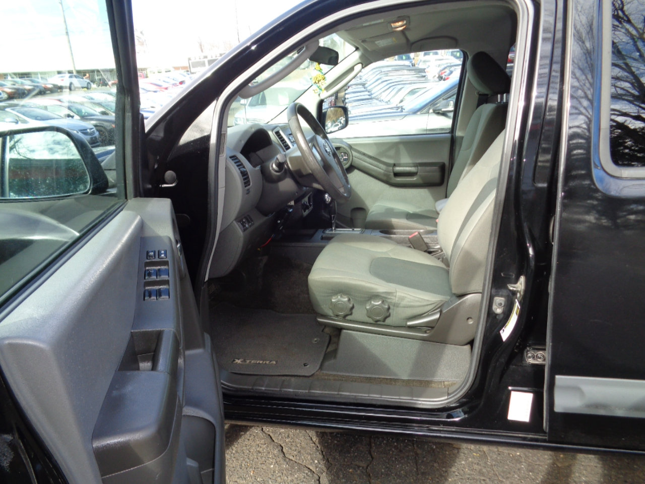 Used 2011 Nissan Xterra S image 14