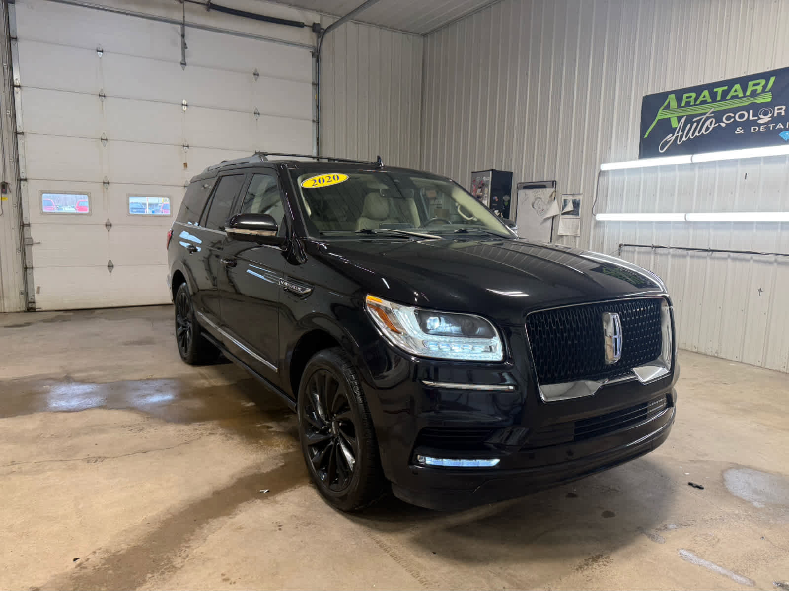 Used 2020 Lincoln Navigator Reserve w/ Equipment Group 208A Reserve image 2