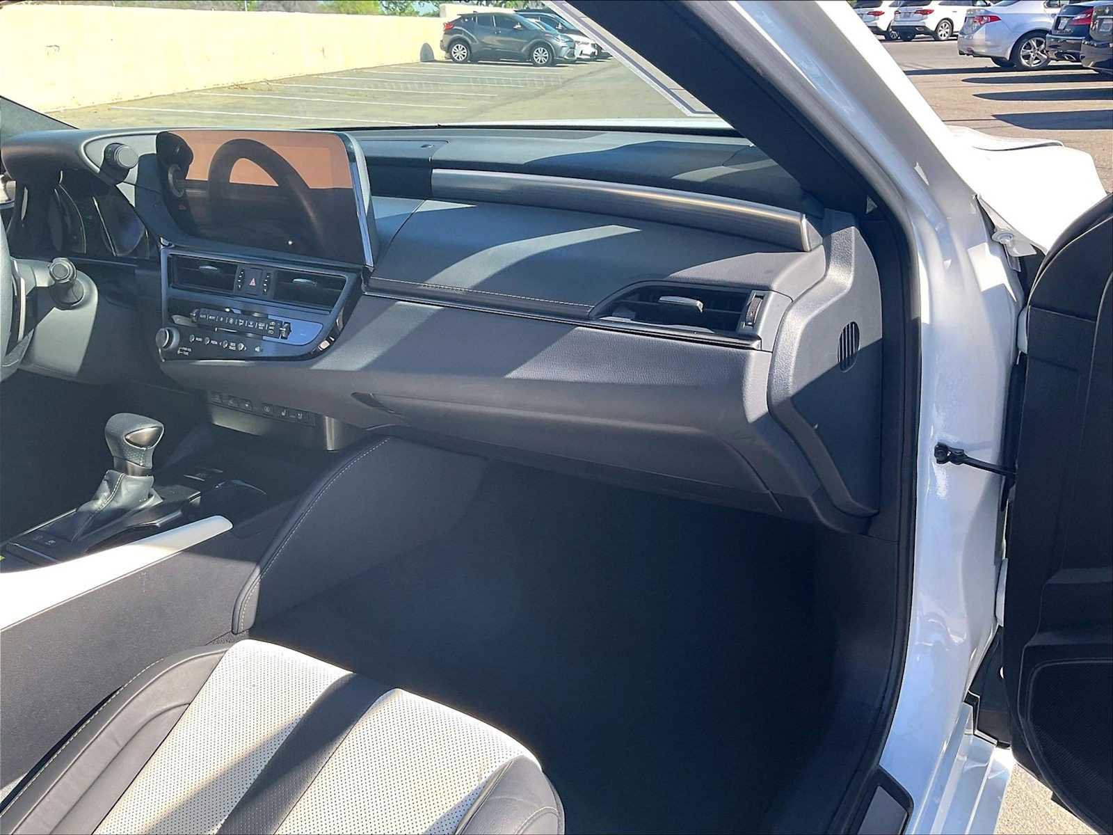 Used 2024 Lexus ES 300h F Sport FWD image 18