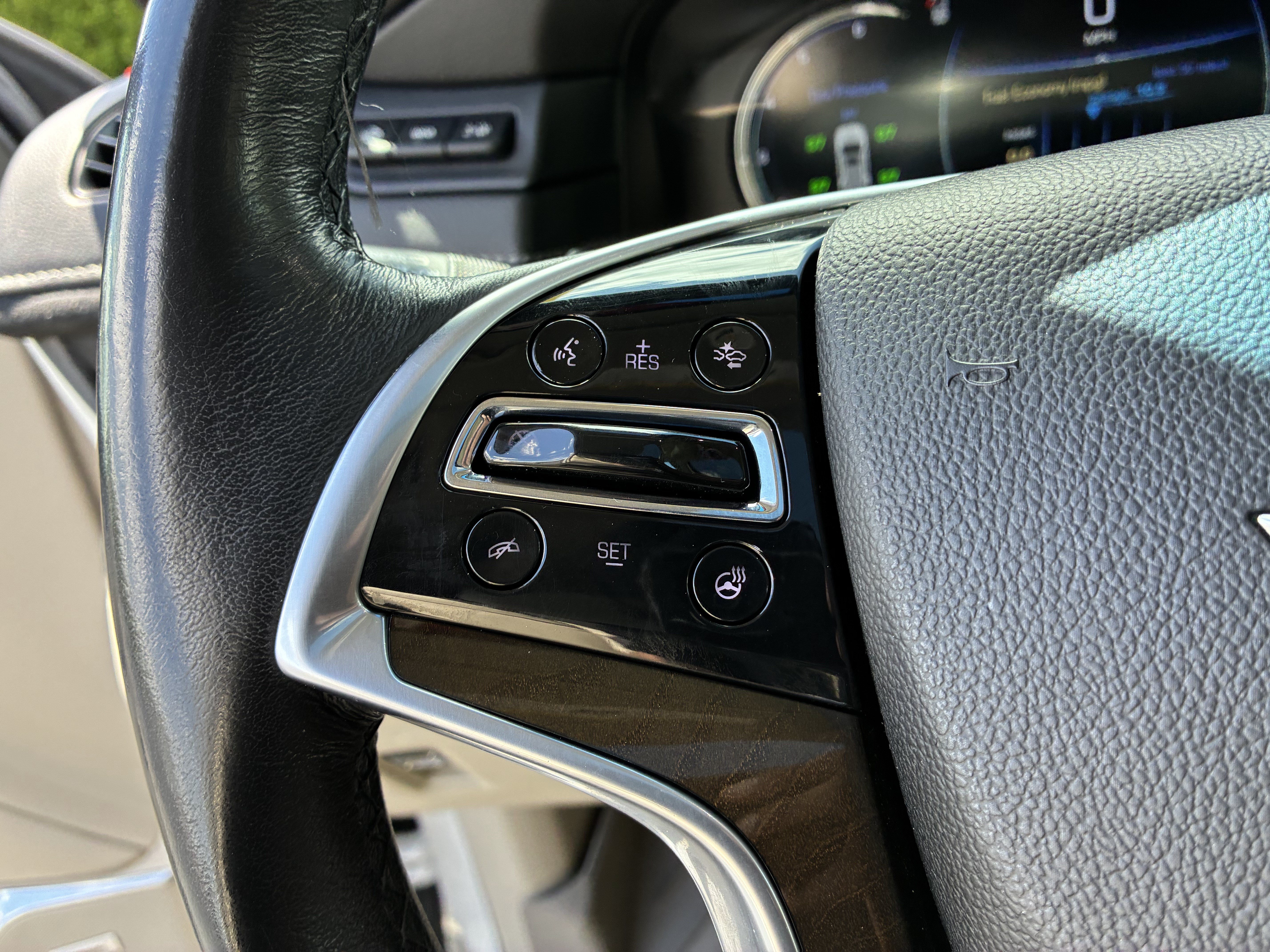 Used 2019 Cadillac Escalade ESV Premium Luxury AWD/4WD image 33