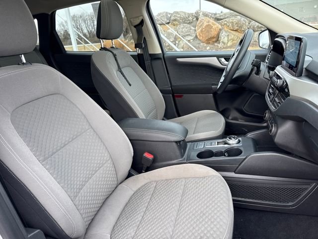 Used 2020 Ford Escape SE image 10
