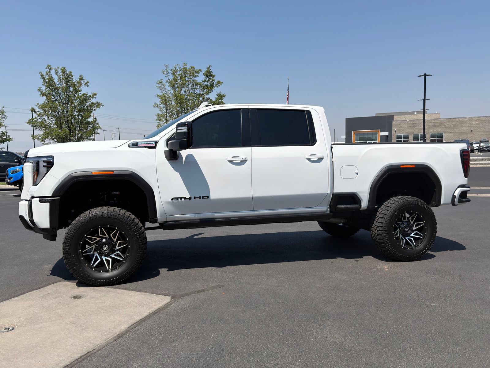 Used 2024 GMC Sierra 3500 AT4 w/ AT4 Premium Plus Package AWD/4WD image 12