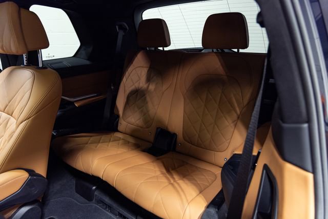 Certified 2024 BMW X7 xDrive40i w/ M Sport Package image 24