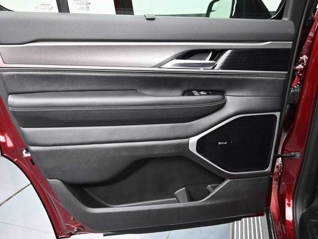 New 2026 Jeep Grand Wagoneer Limited AWD/4WD image 30