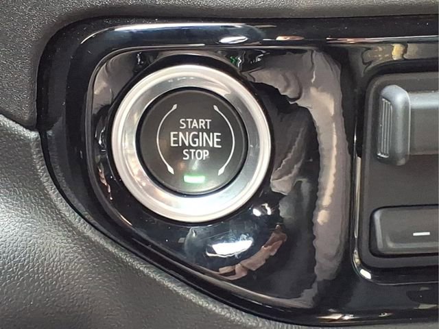 Used 2024 Chevrolet Silverado 1500 ZR2 w/ Technology Package AWD/4WD image 24
