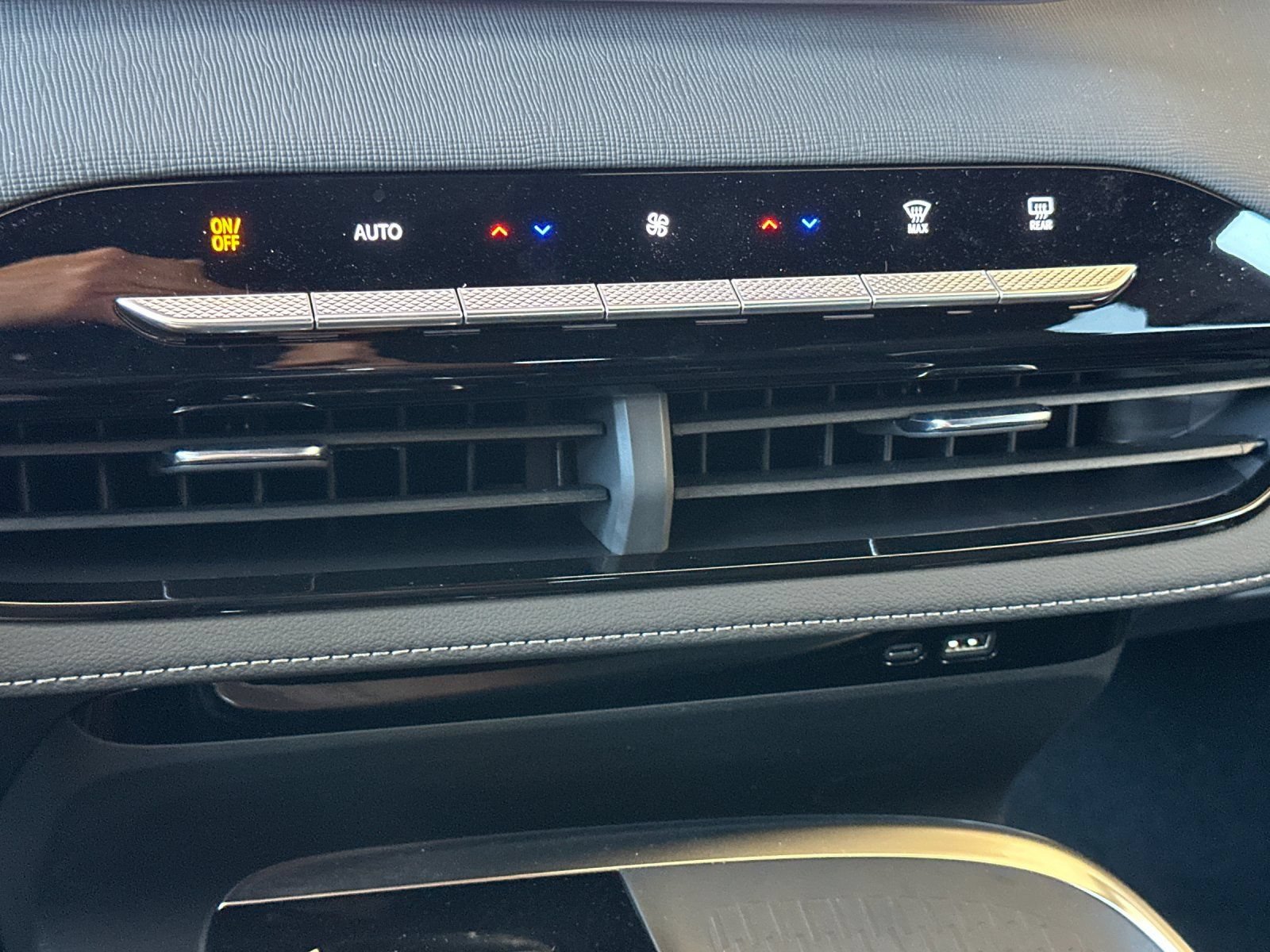New 2026 Buick Enclave Sport Touring w/ Power Package FWD image 22