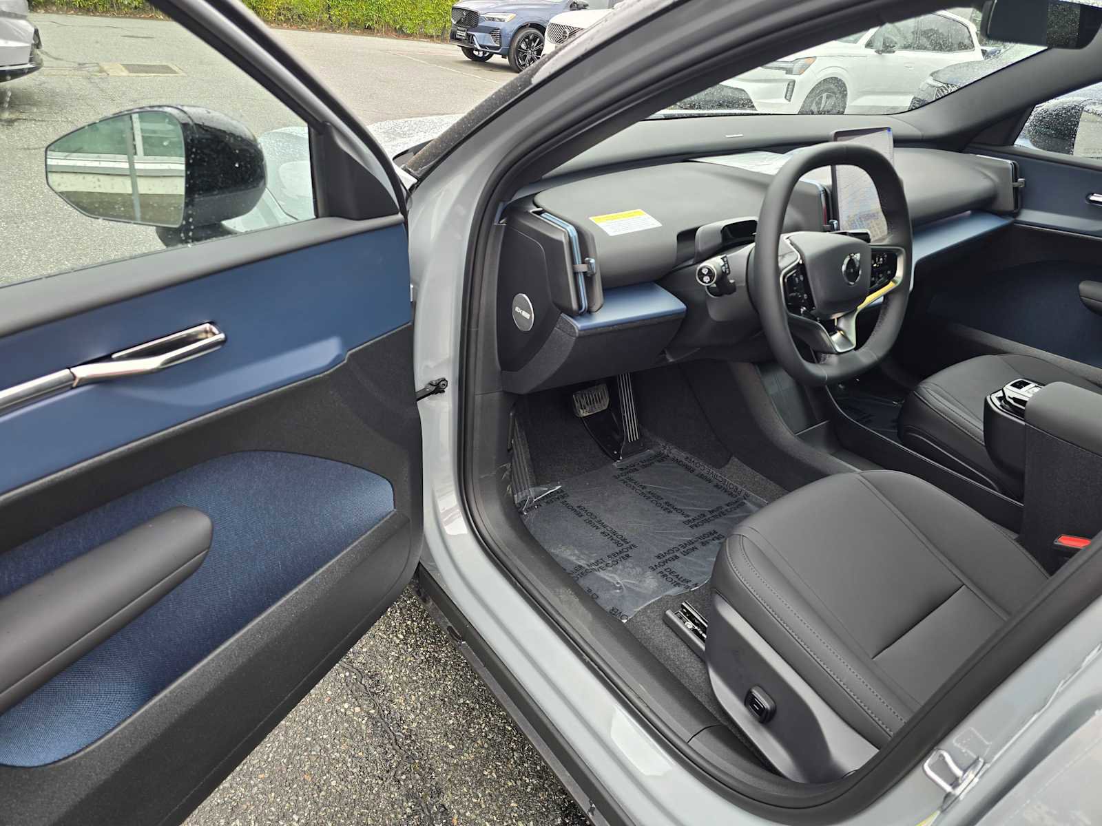 New 2026 Volvo EX30 Plus w/ Climate Package AWD/4WD image 19