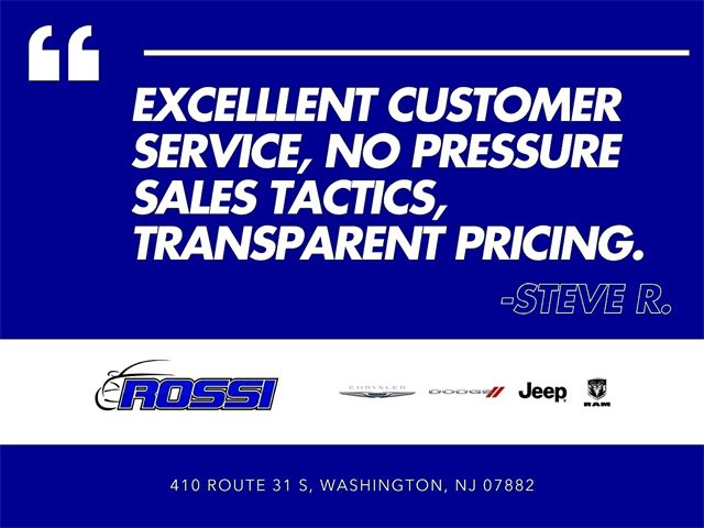 Used 2025 GMC Acadia Elevation image 14