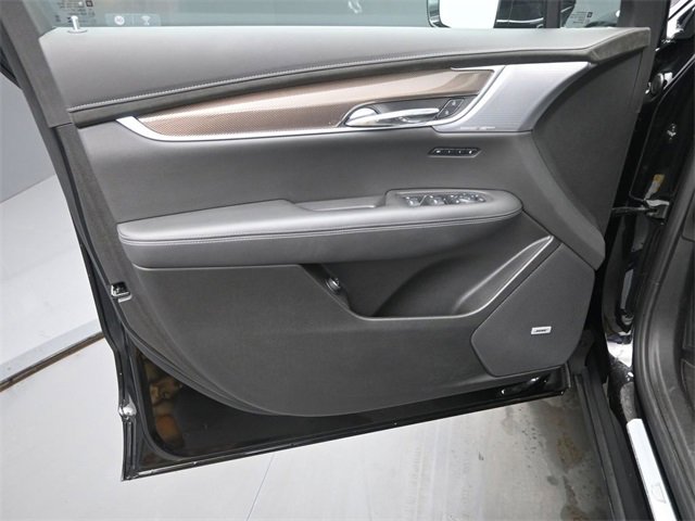 Used 2025 Cadillac XT6 Premium Luxury w/ Platinum Package image 12