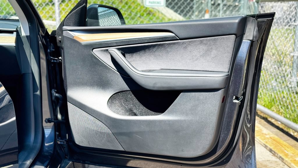 Used 2024 Tesla Model Y Long Range RWD image 69