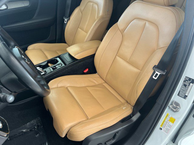 Used 2019 Volvo XC40 T5 Inscription image 10