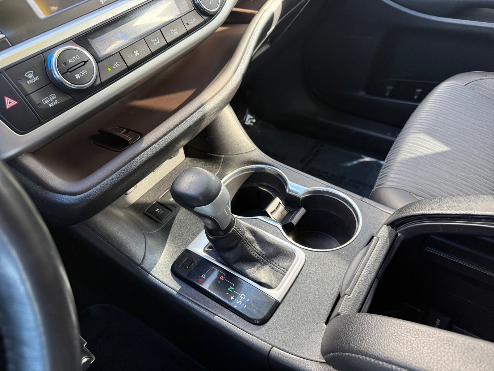 Used 2019 Toyota Highlander AWD V6 image 13