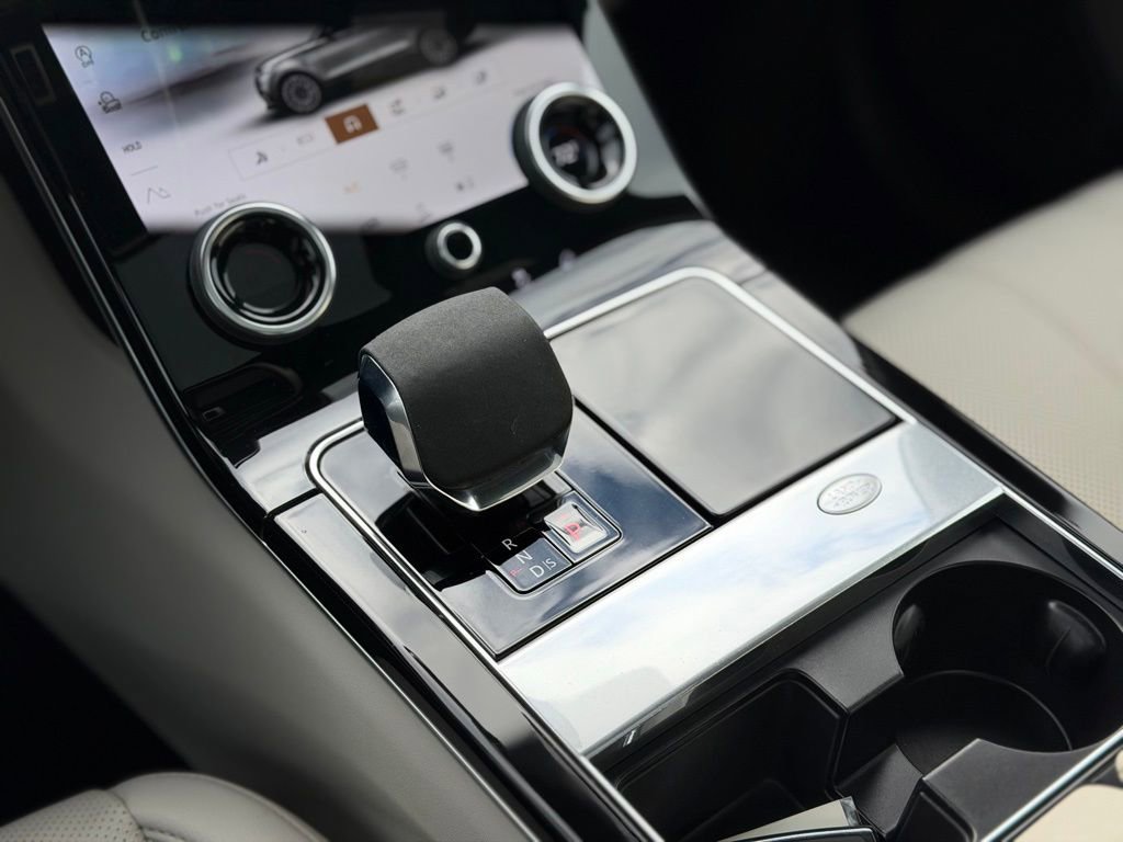 Used 2022 Land Rover Range Rover Velar R-Dynamic S image 18