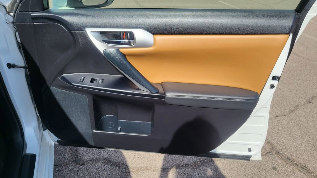 Used 2012 Lexus CT 200h Premium w/ Premium Audio Pkg image 16