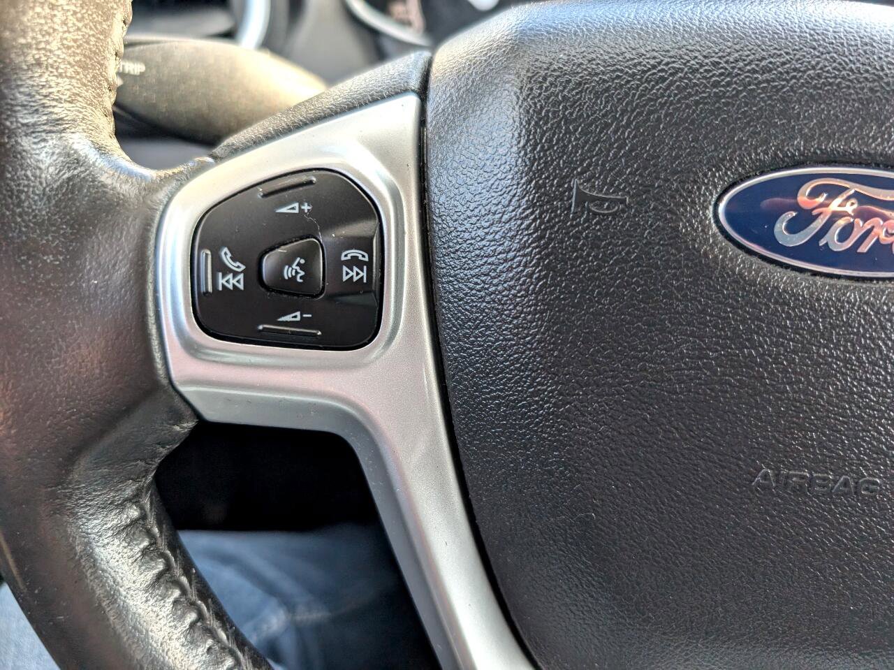 Used 2015 Ford Fiesta SE image 14