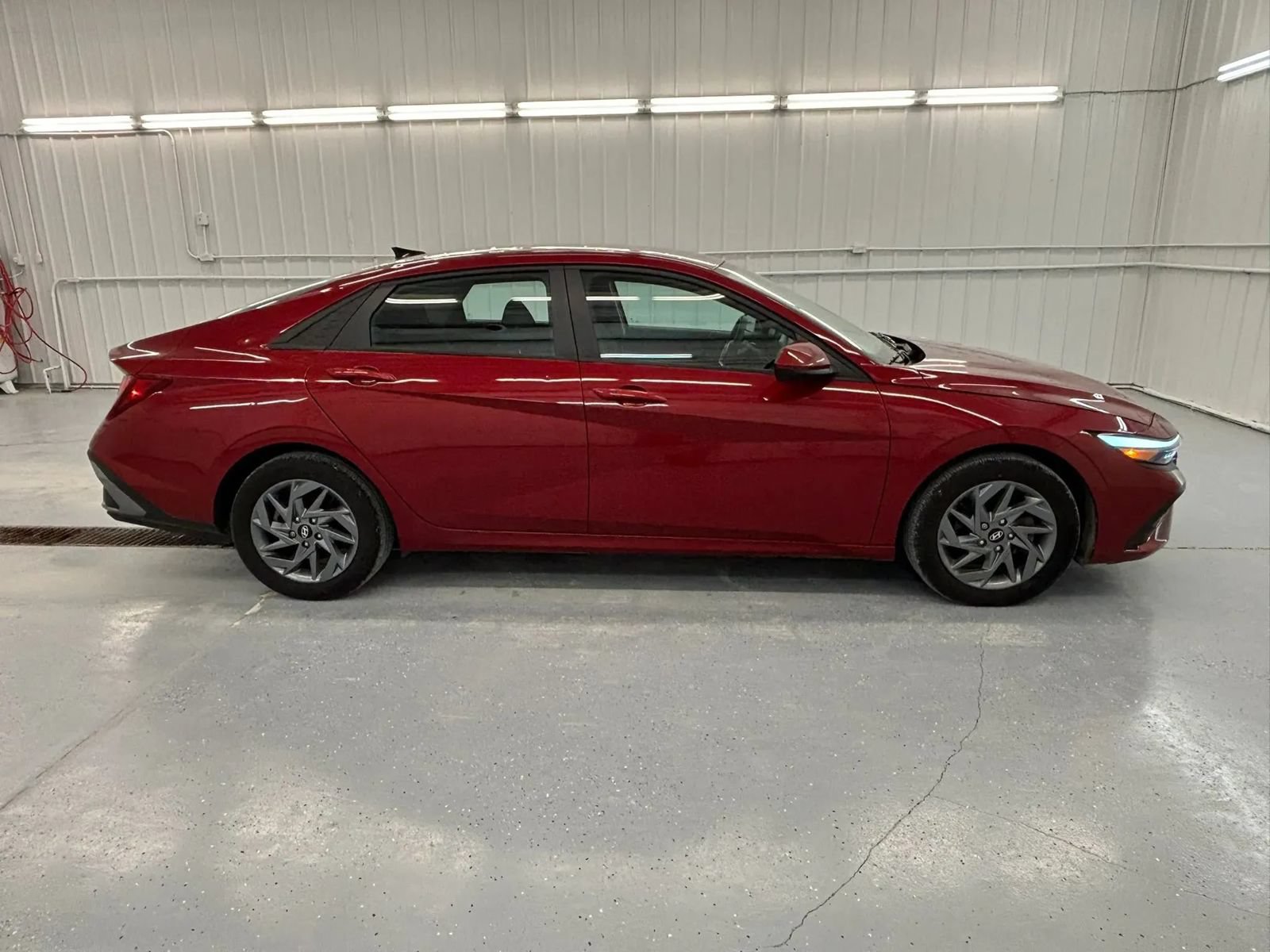 Used 2024 Hyundai Elantra SEL FWD image 8