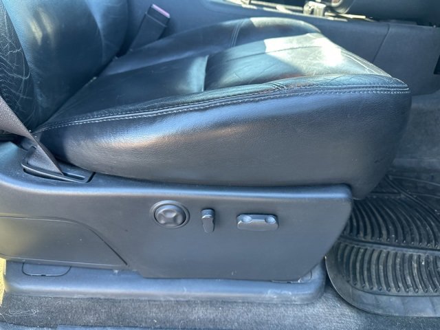 Used 2008 GMC Sierra 1500 Denali w/ Sun And Navigation Package image 14