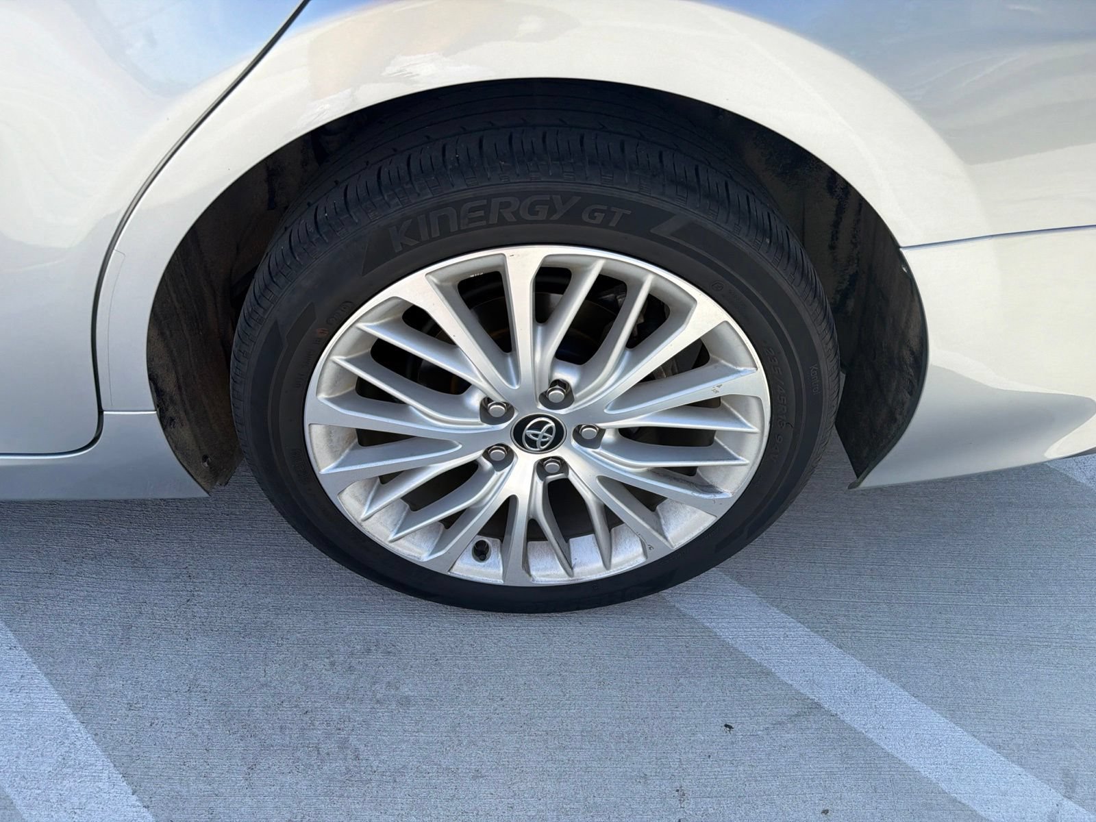 Used 2020 Toyota Camry XLE FWD image 9