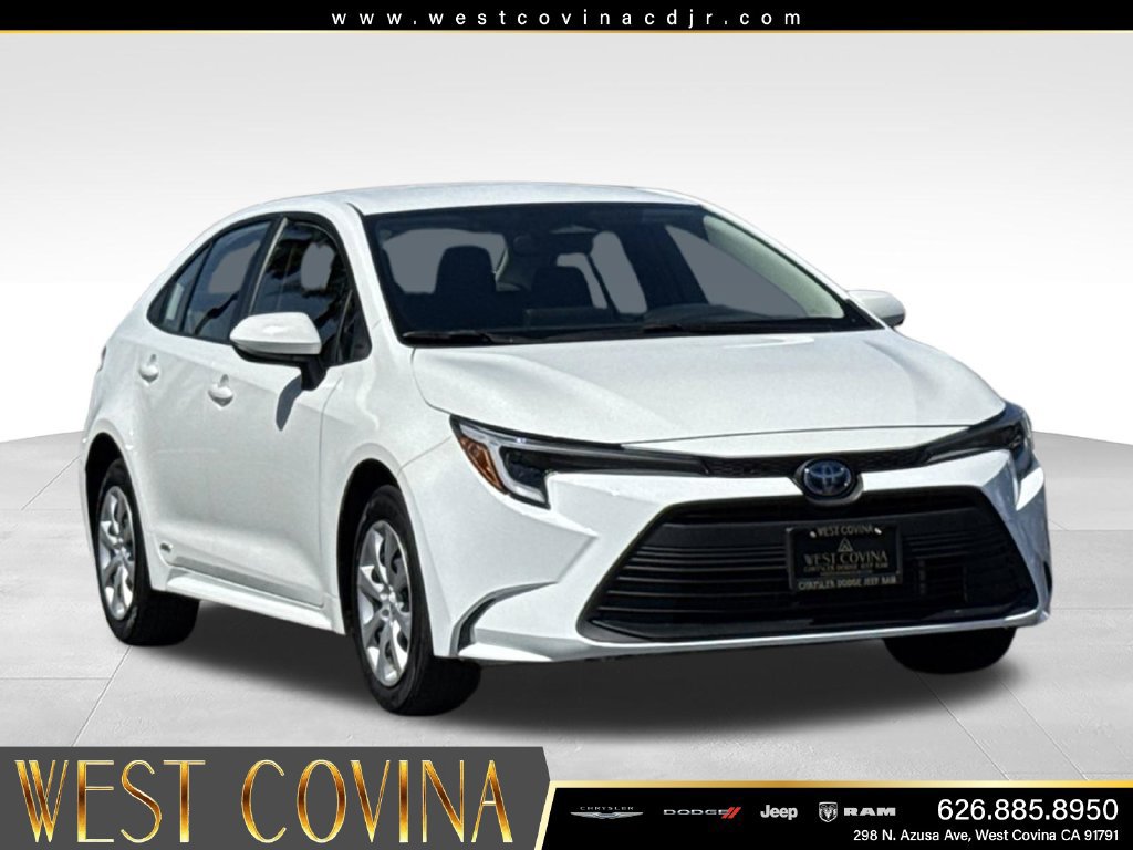 Used 2024 Toyota Corolla LE AWD/4WD image 2
