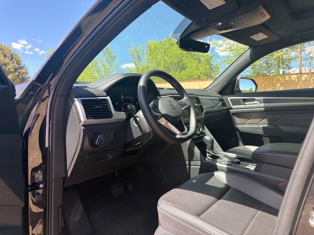 Used 2022 Volkswagen Atlas Cross Sport SEL image 12