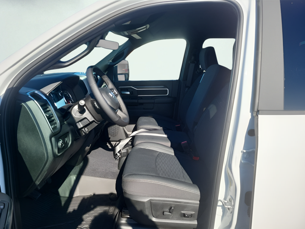 New 2026 RAM 2500 Big Horn AWD/4WD image 9