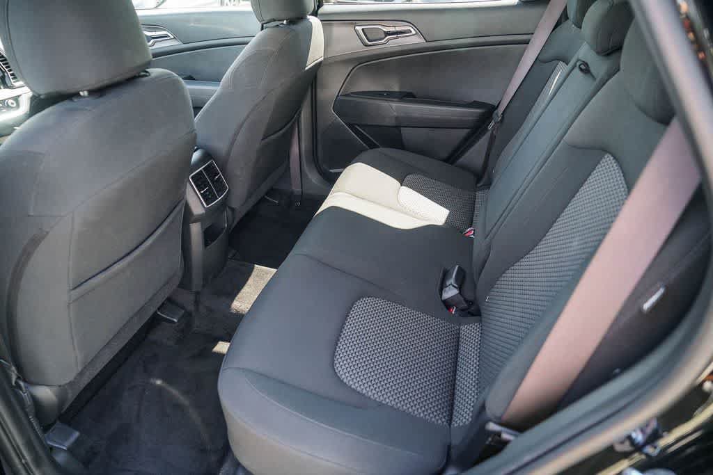Certified 2025 Kia Sportage LX FWD image 17