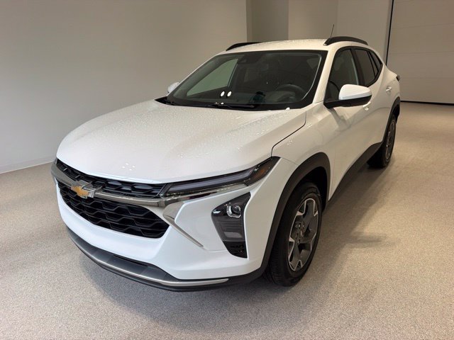 Used 2026 Chevrolet Trax LT w/ Driver Confidence Package FWD image 3