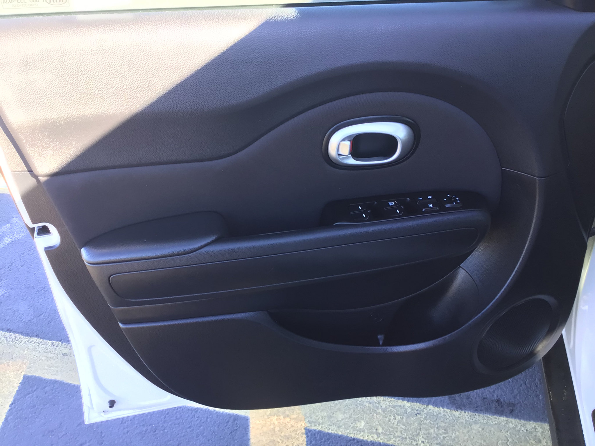 Used 2015 Kia Soul FWD image 9