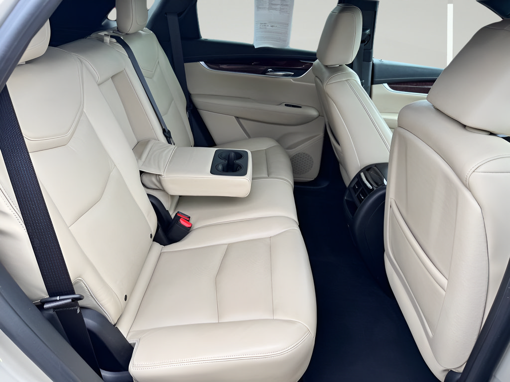 Used 2017 Cadillac XT5 Luxury FWD image 34