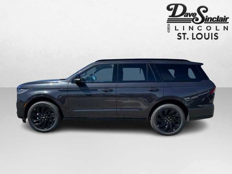 New 2025 Lincoln Navigator Reserve w/ Jet Appearance Package image 8