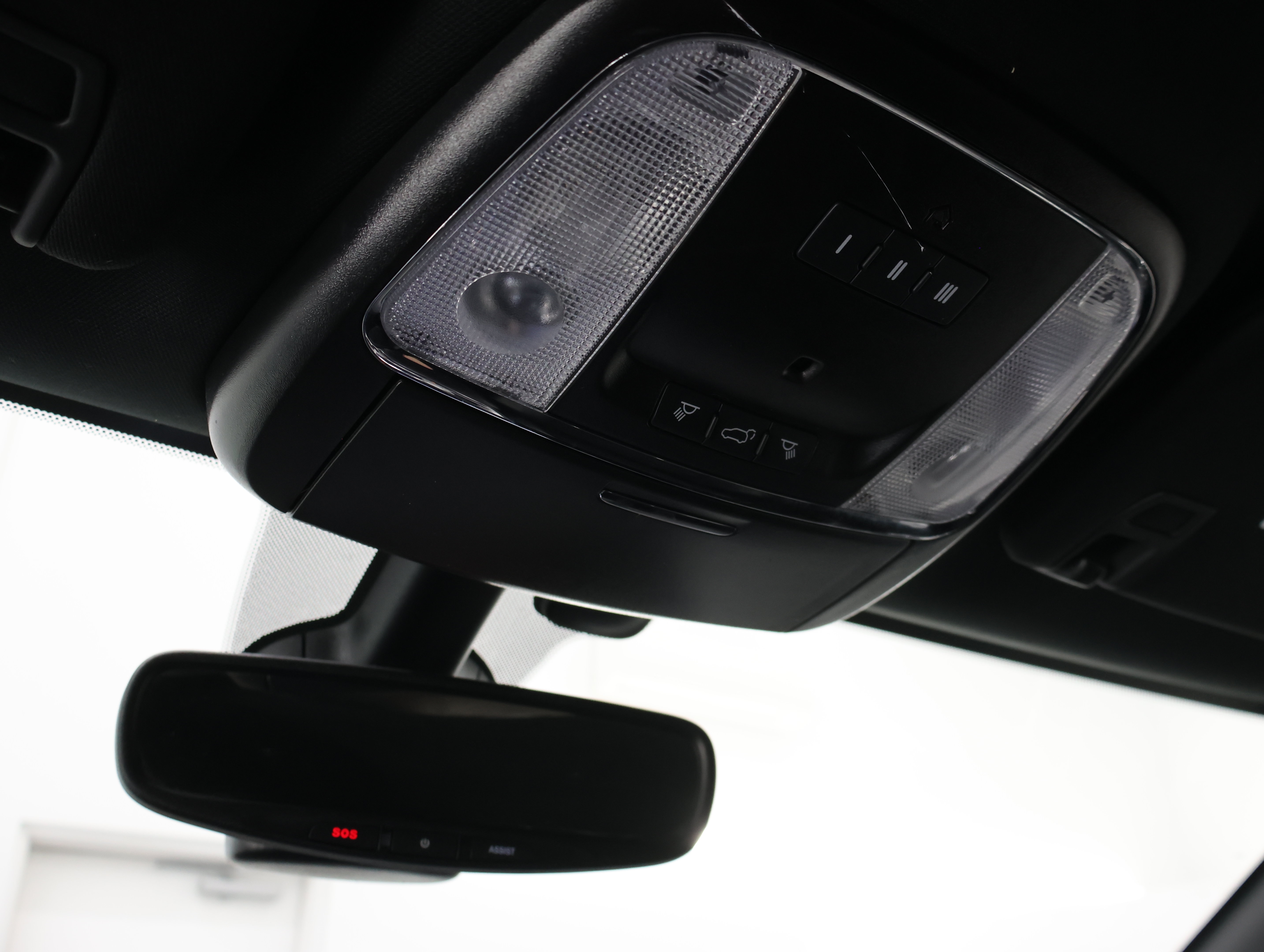 Used 2020 Jeep Grand Cherokee Altitude AWD/4WD image 12
