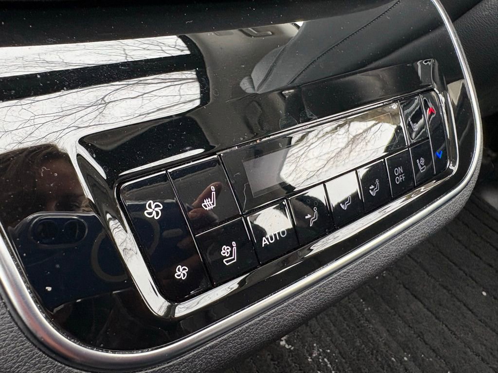 Used 2025 INFINITI QX80 Sensory image 55