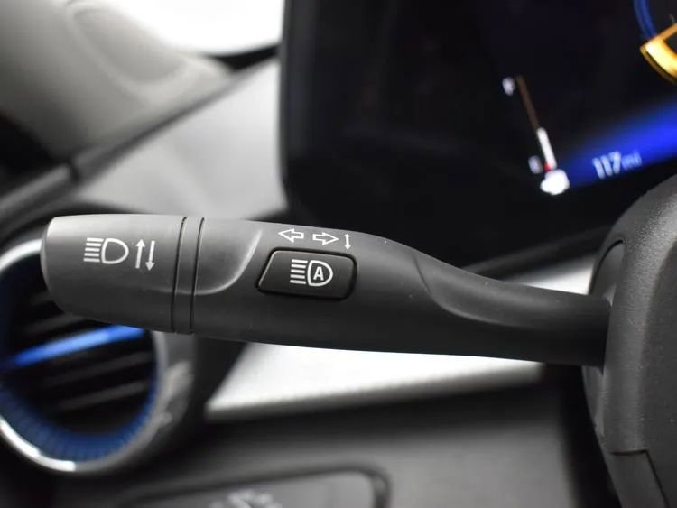 Used 2024 Chevrolet Trax LT w/ Sunroof Package image 26