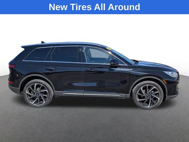 Used 2024 Lincoln Corsair Reserve w/ Equipment Group 201A AWD/4WD image 2